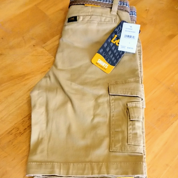 🌸 Just In! Lee cargo shorts, boy's size 8 - Picture 3 of 11